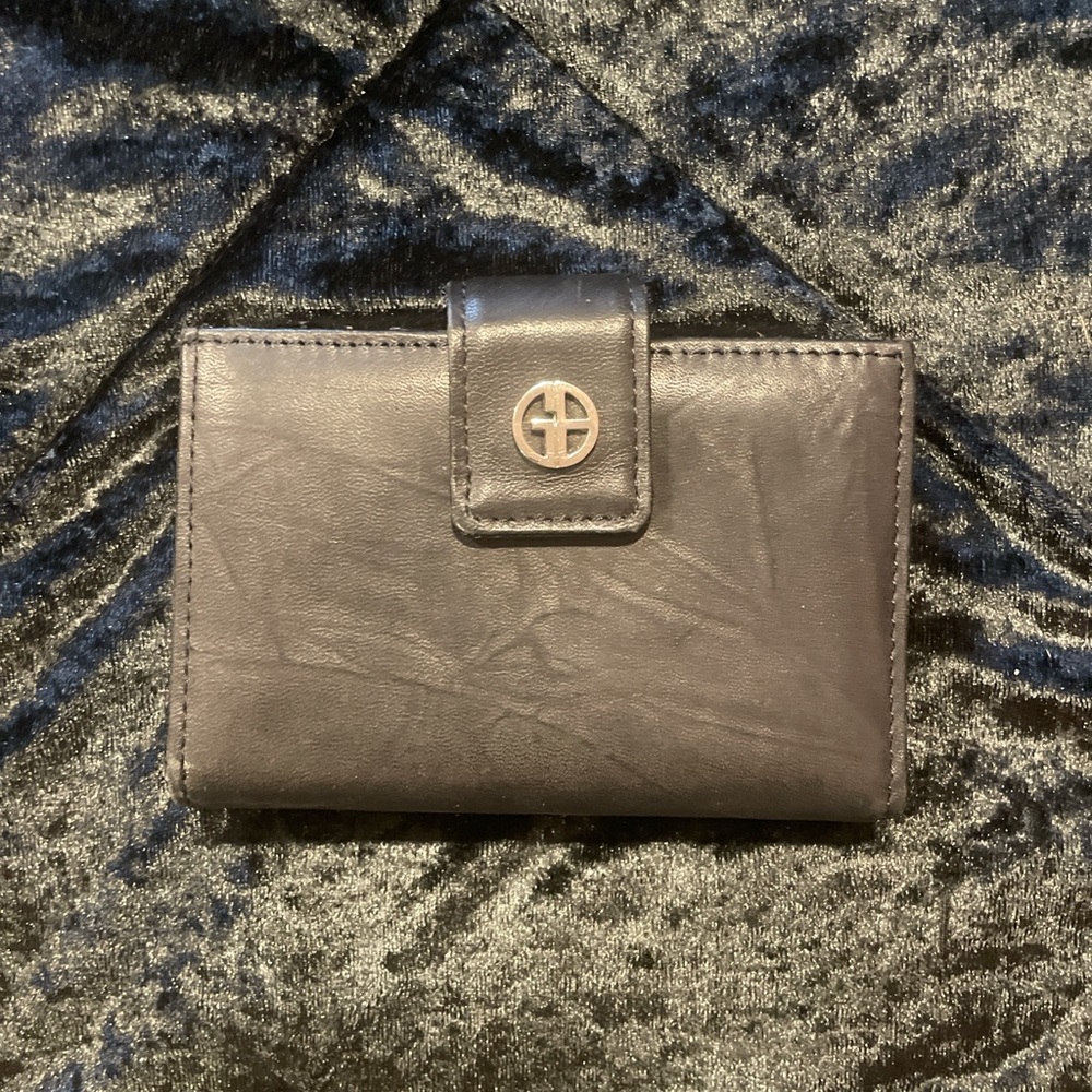 Elegant Gianni Bernini Black Leather Wallet with Lots of Room